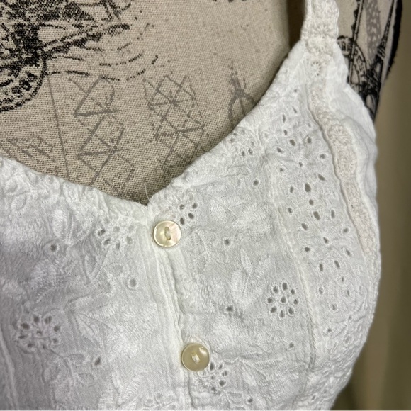 American Age White Buttoned Crop Camisole - Picture 2 of 6